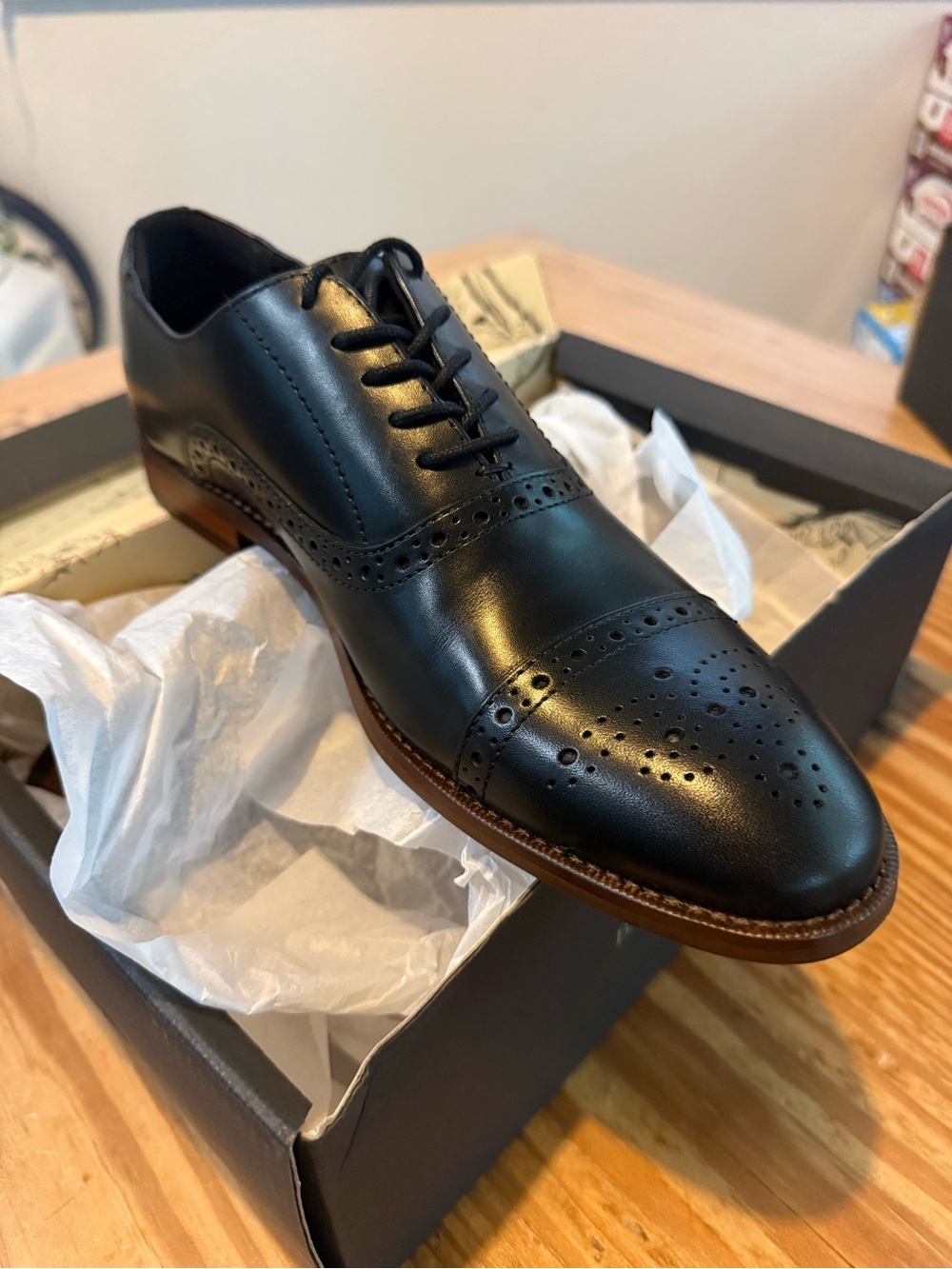 Banana Republic Black Leather Brogue Cap-Toe Oxfords - Picture 4 of 6